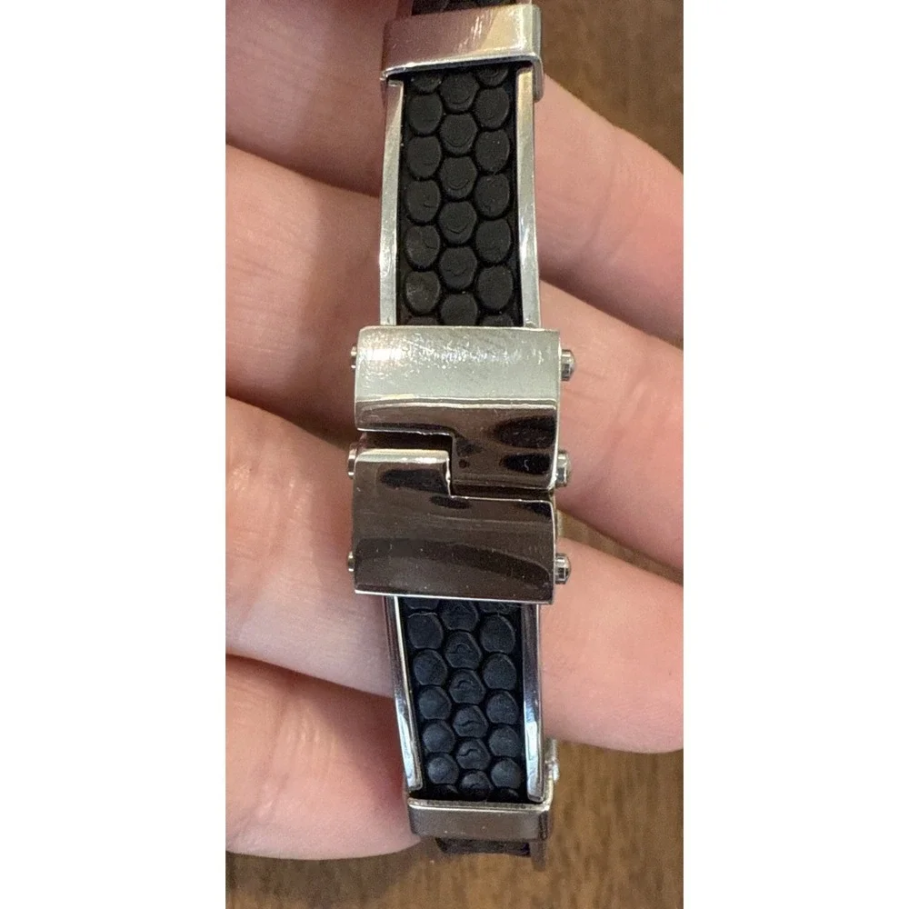 MENS Bracelet Silver Tone Black Accent‎  Sturdy excellent condition